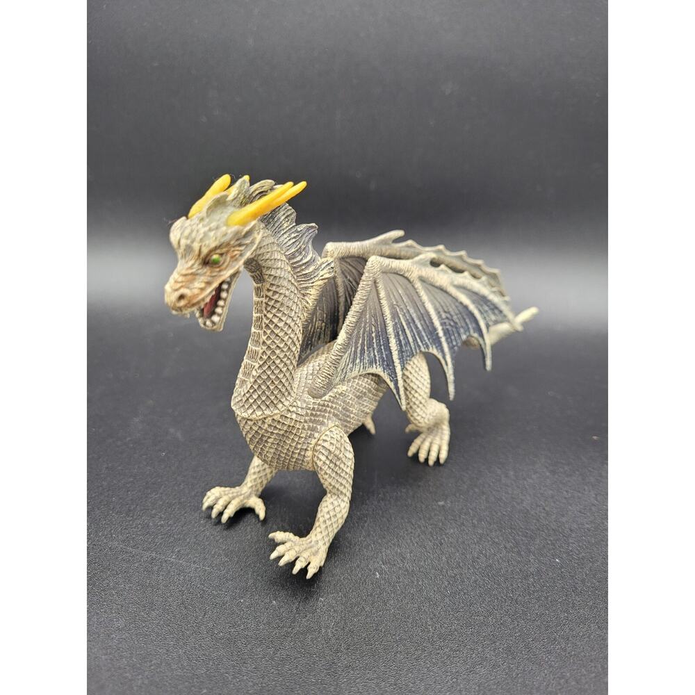 Papo Fantasy World Green Eyes Yellow Horn Dragon Plastic Action Figure KG19247S